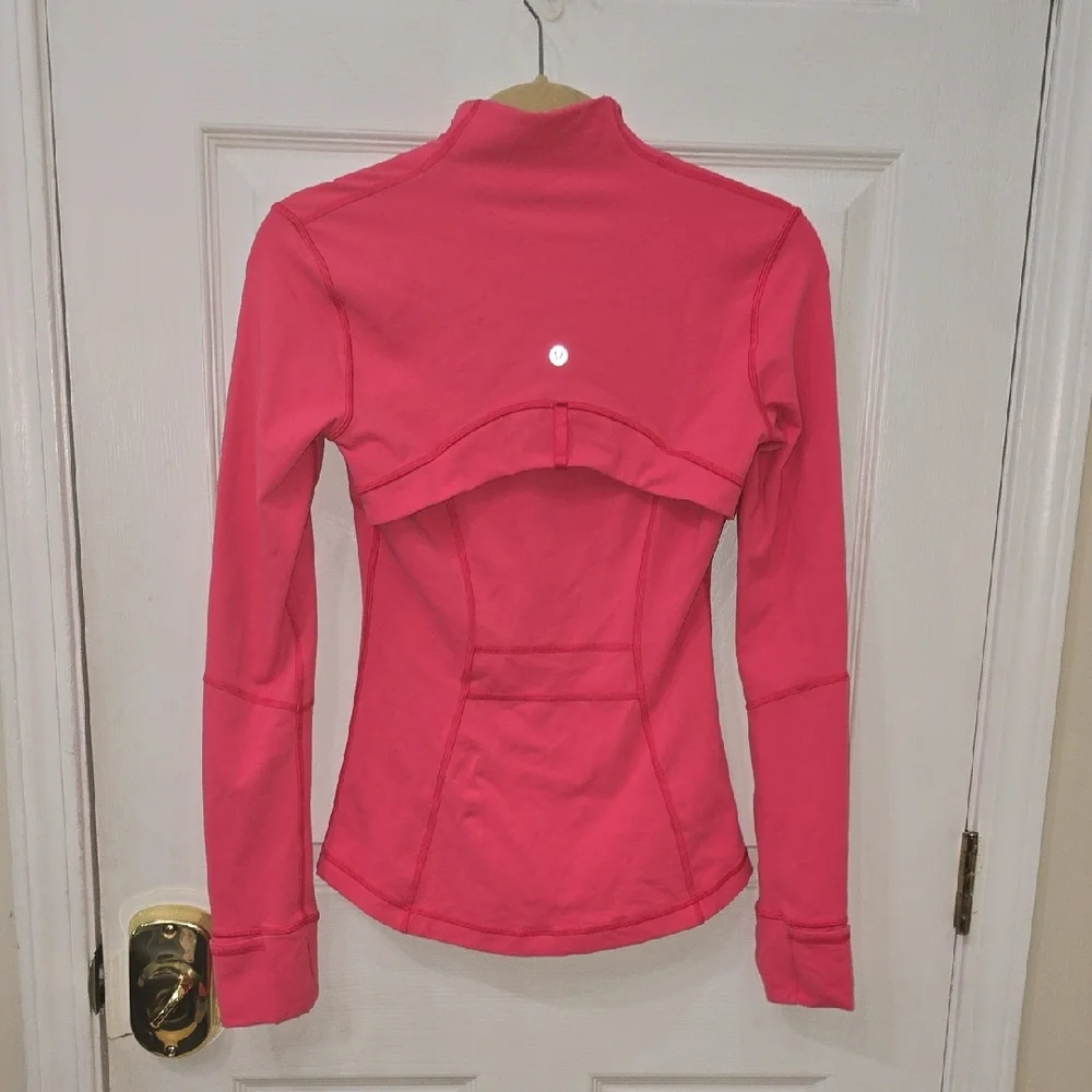 lululemon athletica Vibrant Pink Women's Jacket 4. - Picture 3 of 9